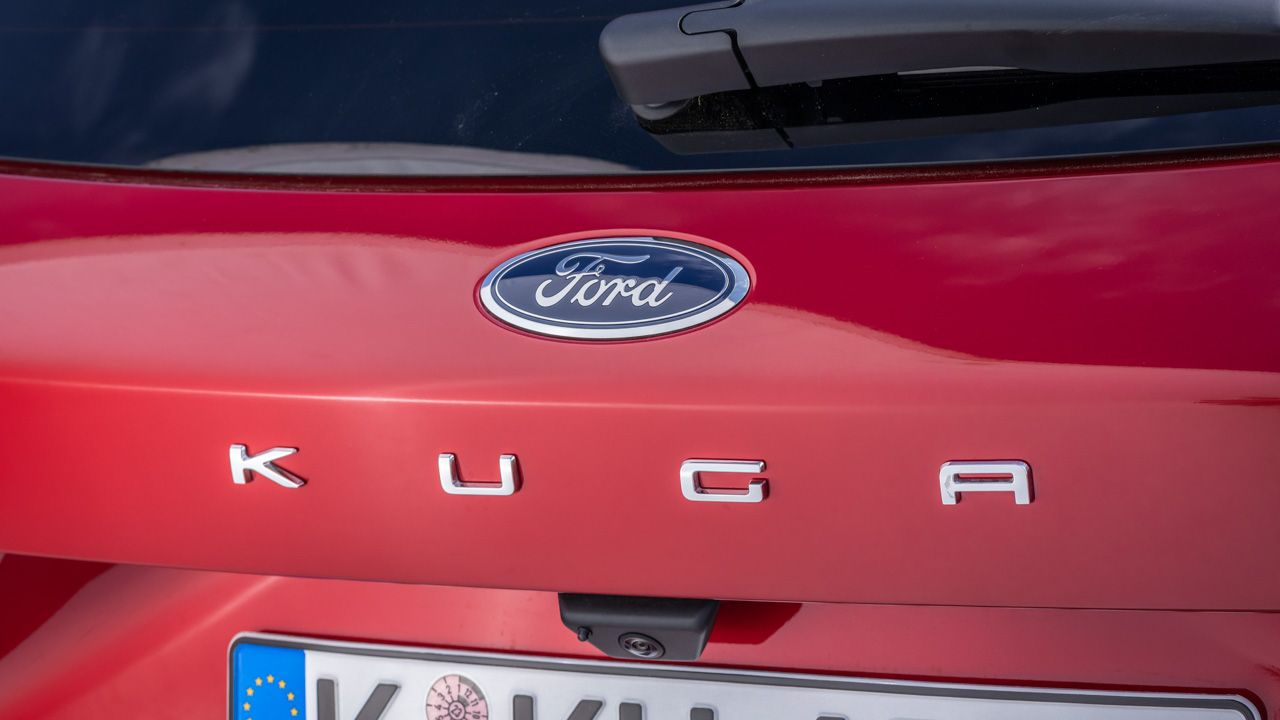 Ford  Kuga 2.0 EcoBlue Hybrid ST-Line