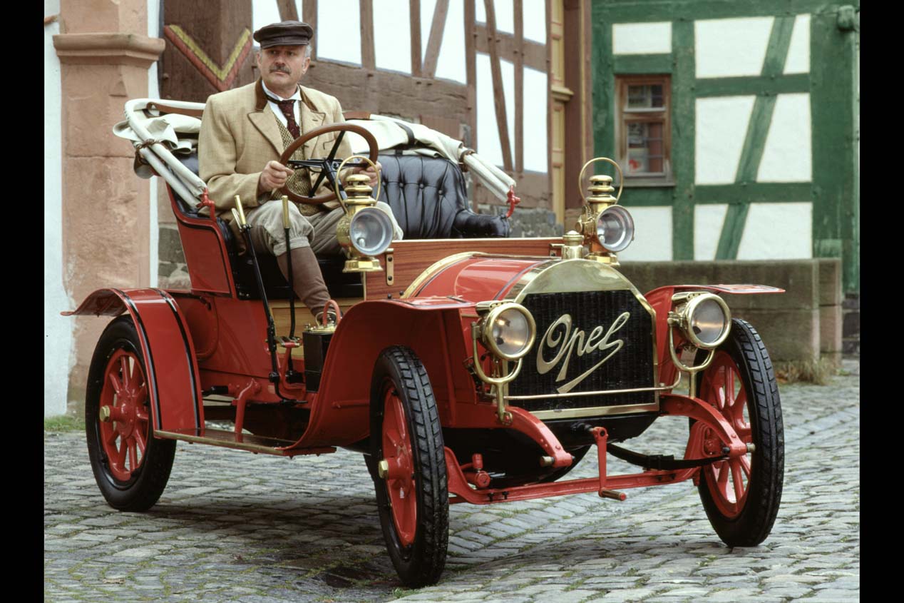 Opel repasa sus 120 años de historia a través de sus hitos tecnológicos