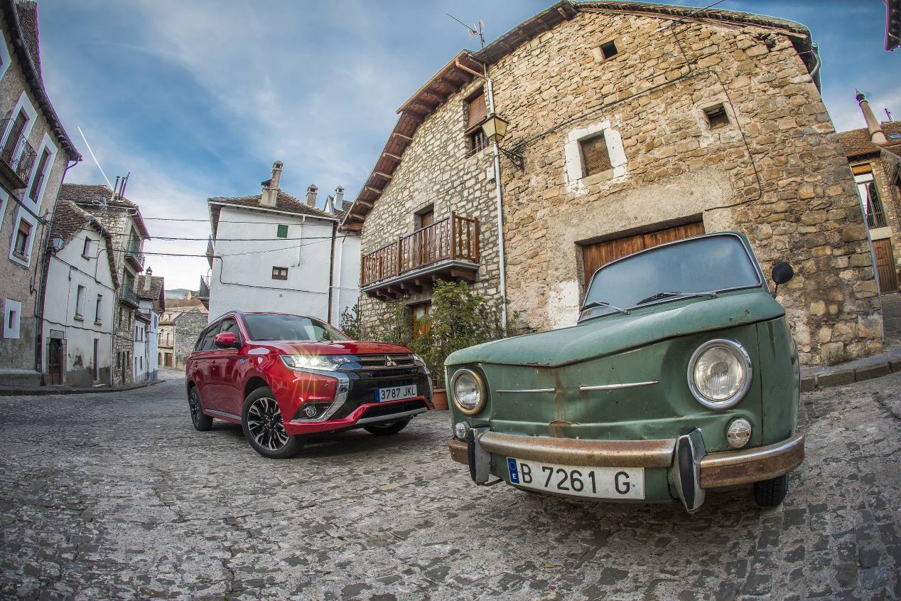 Ejemplos de contraste fotográfico en imágenes de pruebas de coches