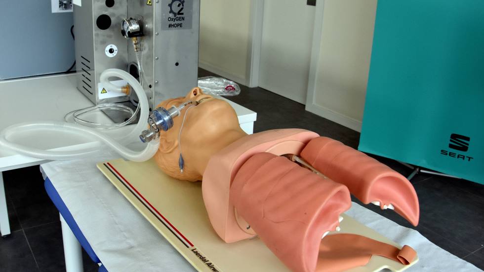 Así está fabricando Seat los respiradores para los afectados por coronavirus (galería de fotos)