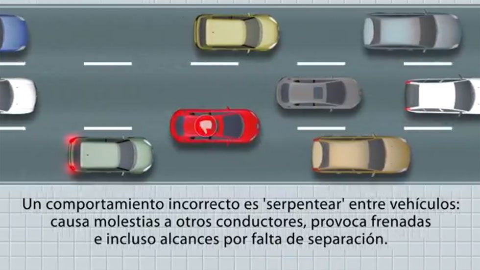 La DGT avisa de los peligros de zigzaguear y de hacer “el serpiente” cuando conduces