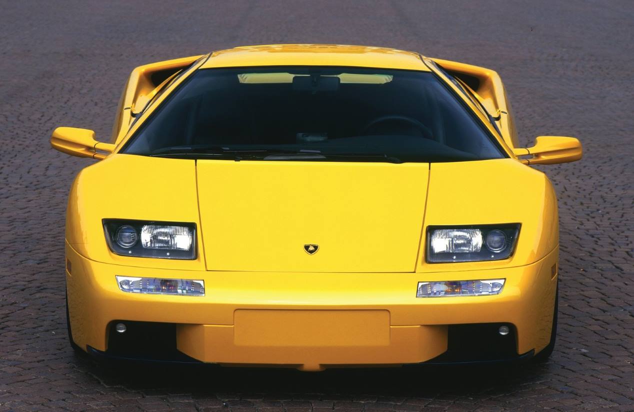 Al volante del Lamborghini Diablo 6.0 VT: todo furia