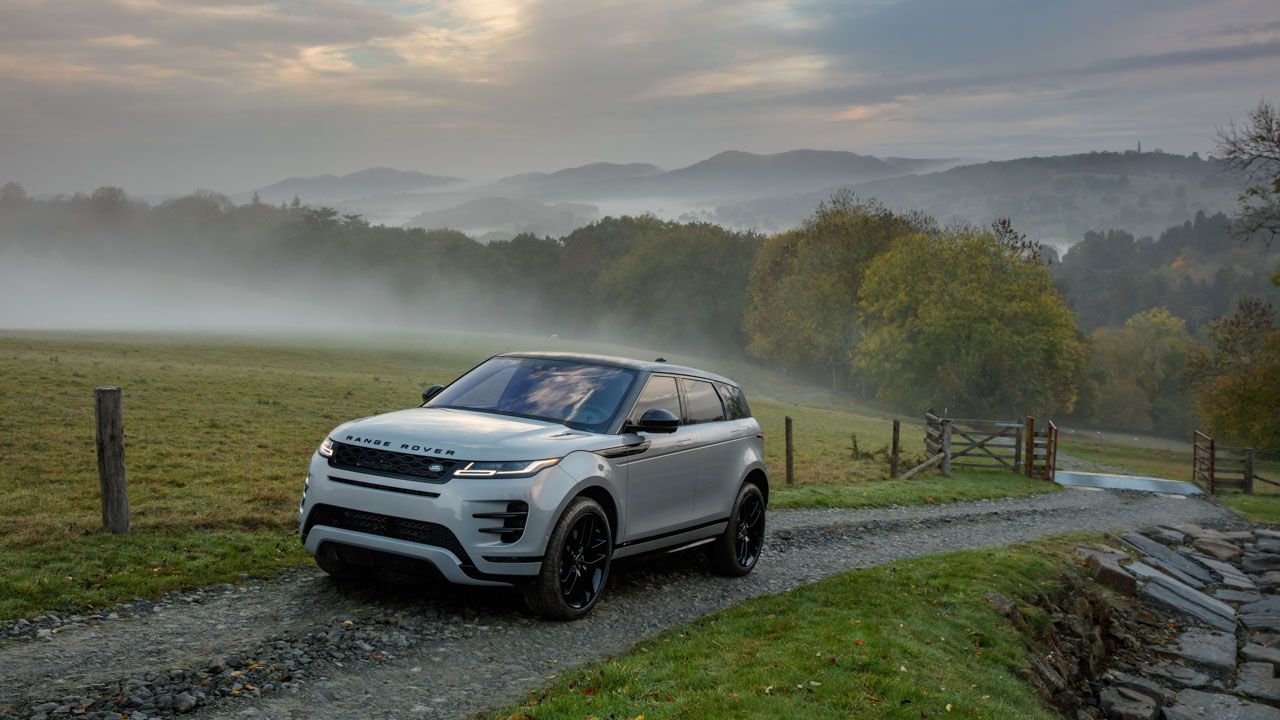Evoque y Discovery Sport P300e, nuevo híbrido enchufable para los SUV de Land Rover