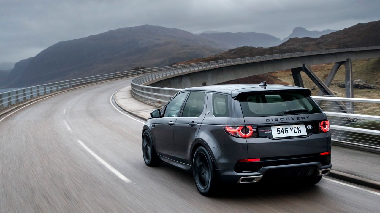 Evoque y Discovery Sport P300e, nuevo híbrido enchufable para los SUV de Land Rover