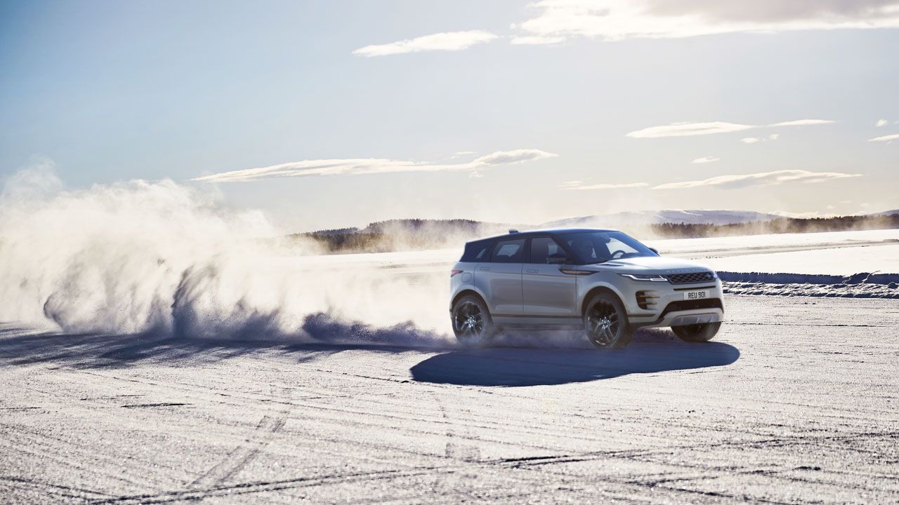 Evoque y Discovery Sport P300e, nuevo híbrido enchufable para los SUV de Land Rover