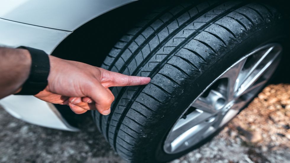 Cómo afecta la cuarentena a los neumáticos de tu coche: el truco para conocer su estado