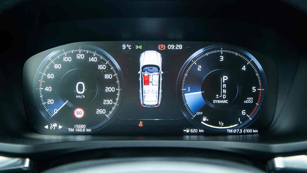Volkswagen Passat Alltrack Vs Volvo V60 AWD: berlinas de forma, SUV de fondo con motores diesel y tracción integral