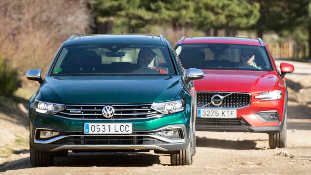 Volkswagen Passat Alltrack Vs Volvo V60 AWD: berlinas de forma, SUV de fondo con motores diesel y tracción integral