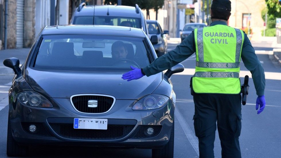 Para qué no puedes coger el coche en este puente de mayo y cómo vigilará la DGT 