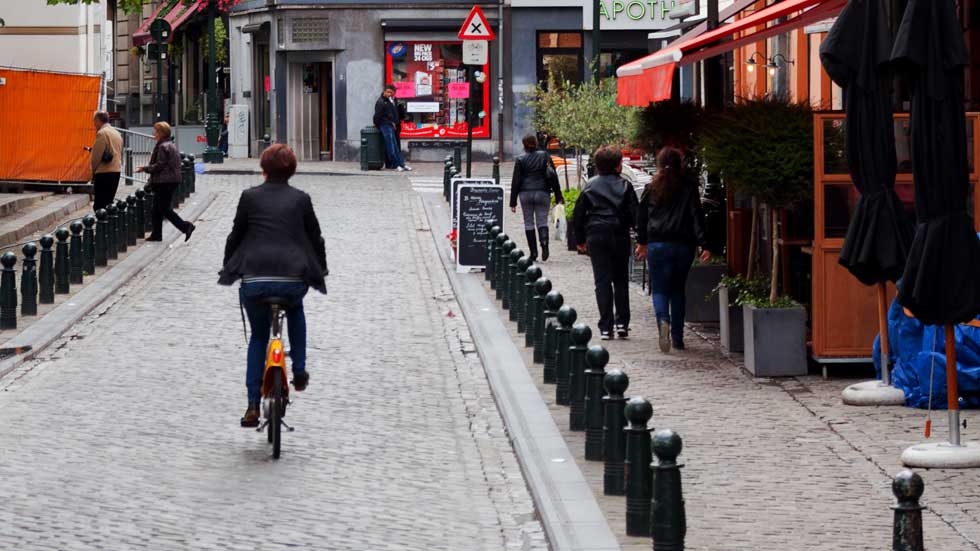 La DGT argumenta por qué en las ciudades debe haber zonas de 20 km/h