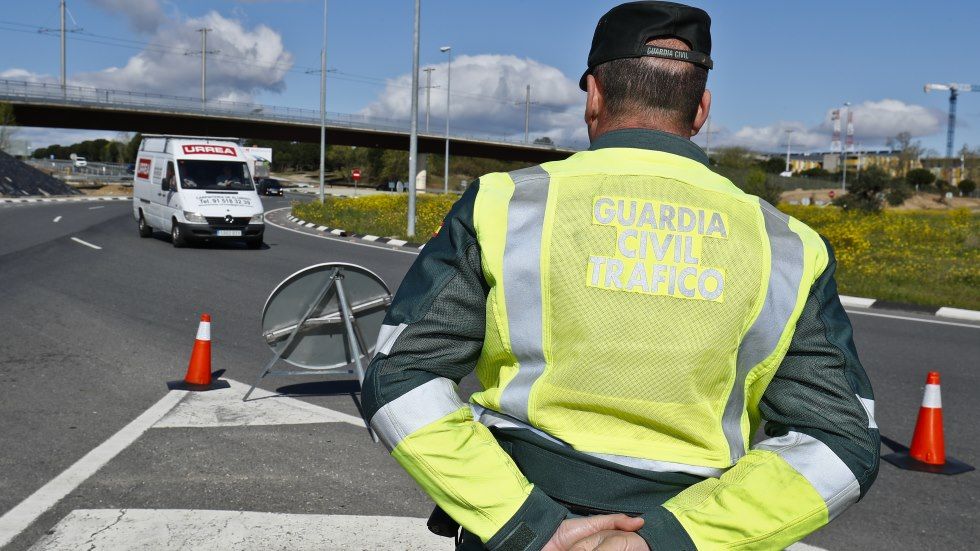 Lo que la DGT te pide a ti y a las empresas, y qué horas punta evitar en la desescalada