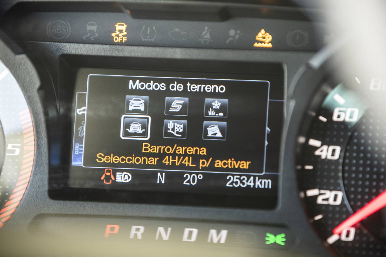 Ford Ranger Raptor 2.0 TDCi: a prueba un colosal 4x4