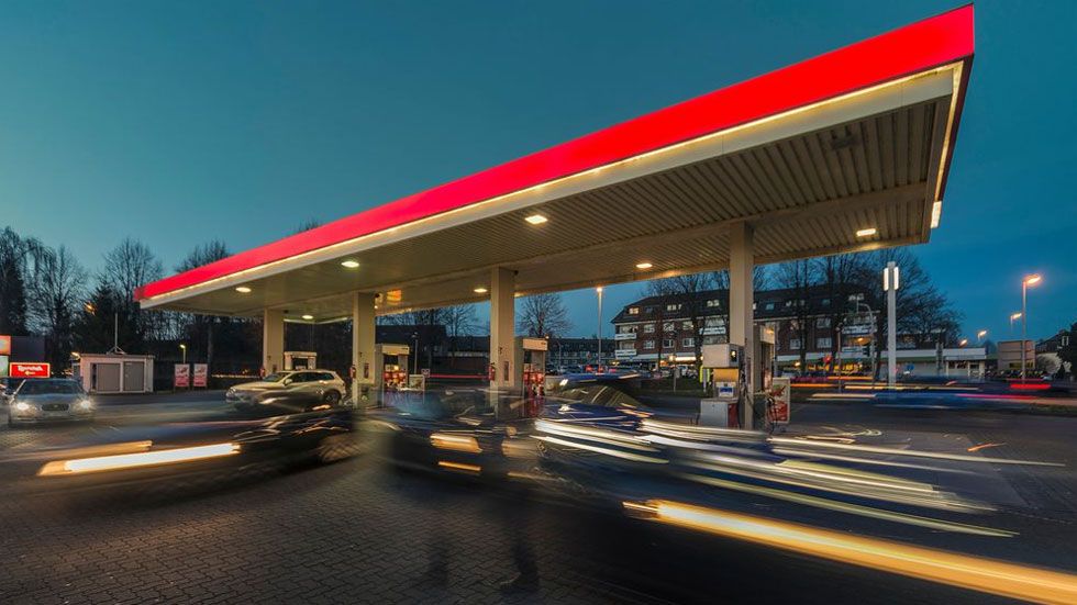 El petróleo se hunde: el litro del diésel, por debajo del euro… pero ¿y la gasolina?