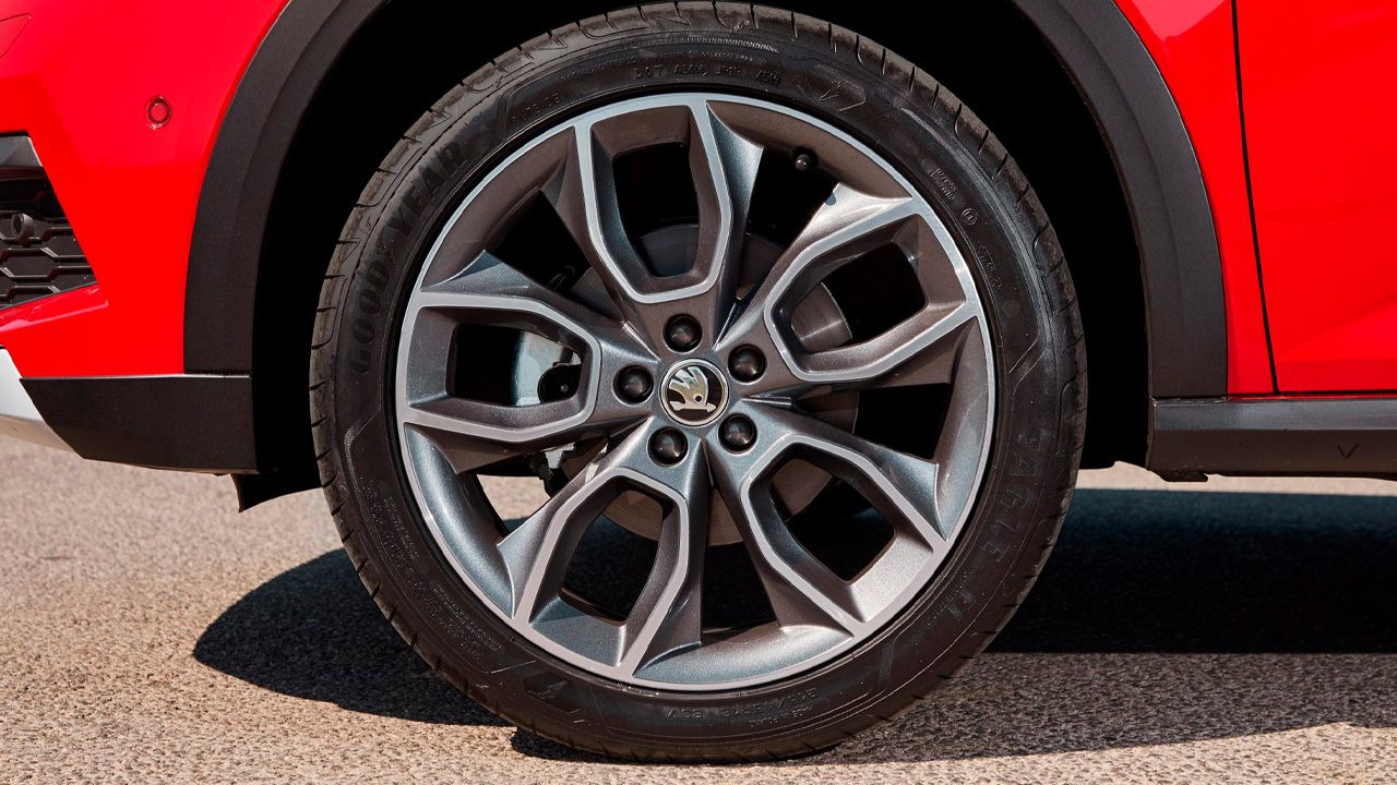 El nuevo Skoda Kamiq Scoutline presenta una imagen más campera.