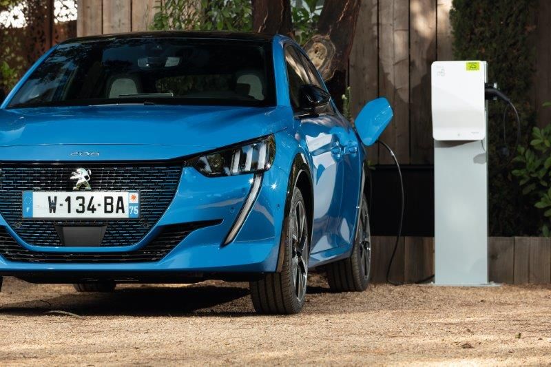 Coches eléctricos e híbridos enchufables. Ventajas e inconvenientes