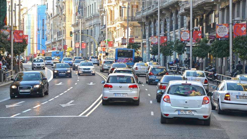 El RACE pide al Gobierno que no restrinja el uso del coche privado