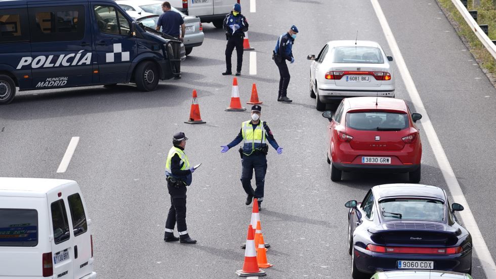 Cuándo podremos movernos ya en coche por España: primer anuncio del Gobierno