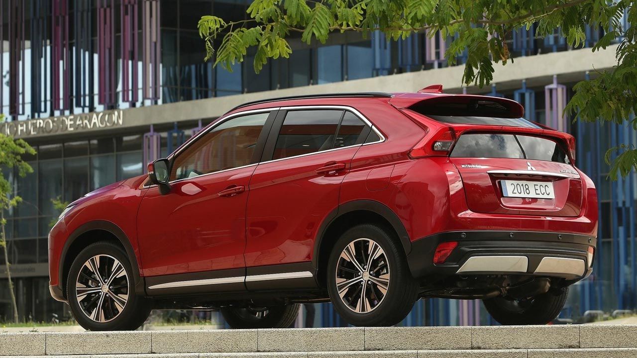 Mitsubishi Eclipse Cross Black Edition, más equipado y conectado