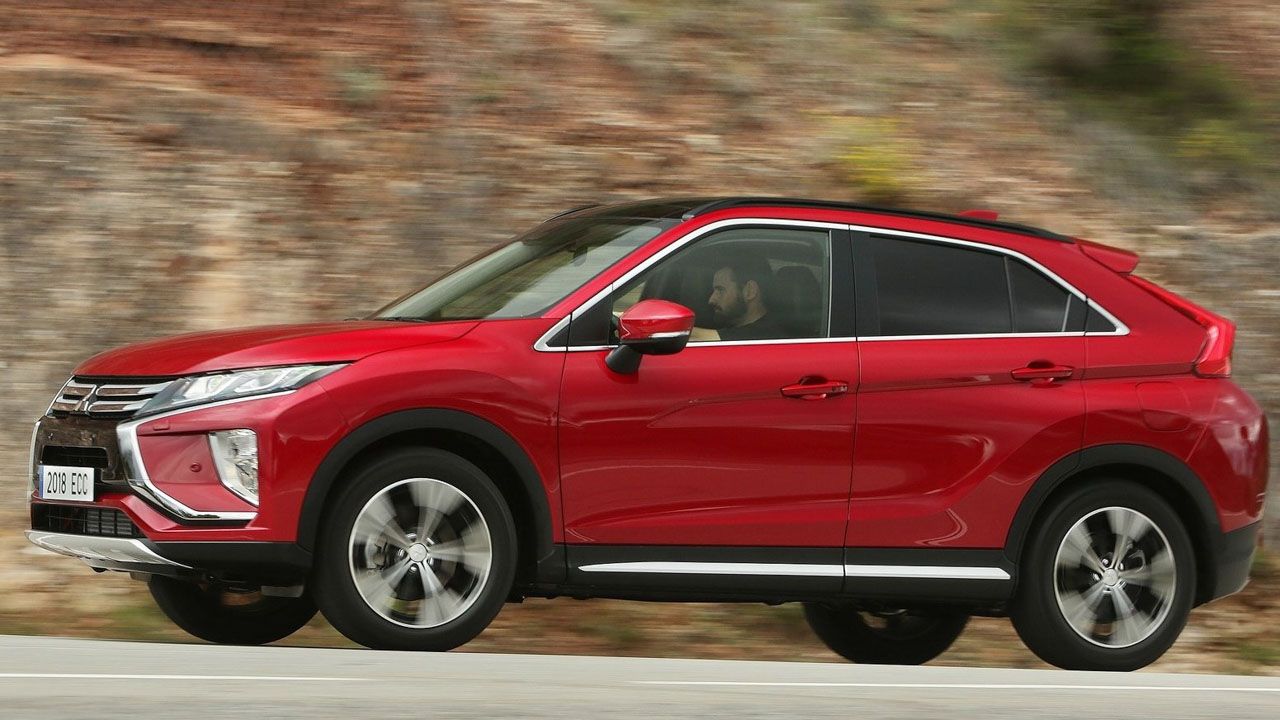 Mitsubishi Eclipse Cross Black Edition, más equipado y conectado