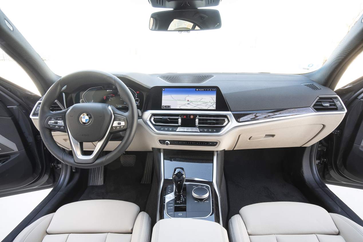 BMW 330e vs Mercedes C 300 de: duelo de berlinas híbridas enchufables