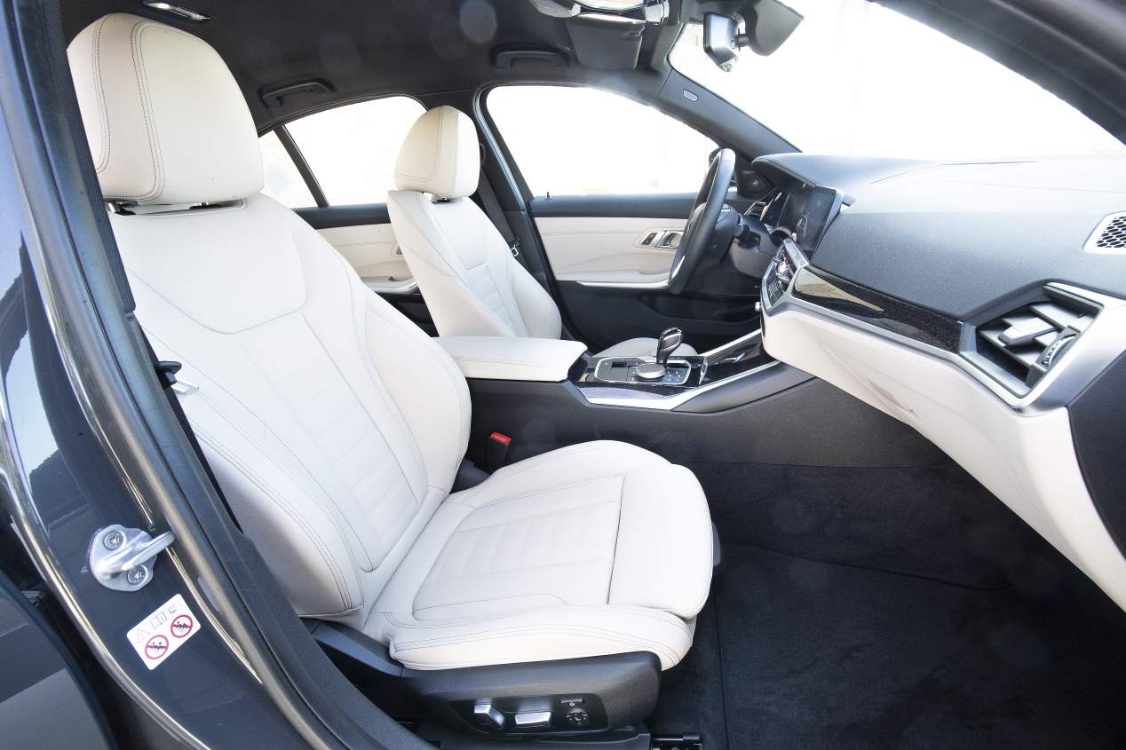 BMW 330e vs Mercedes C 300 de: duelo de berlinas híbridas enchufables