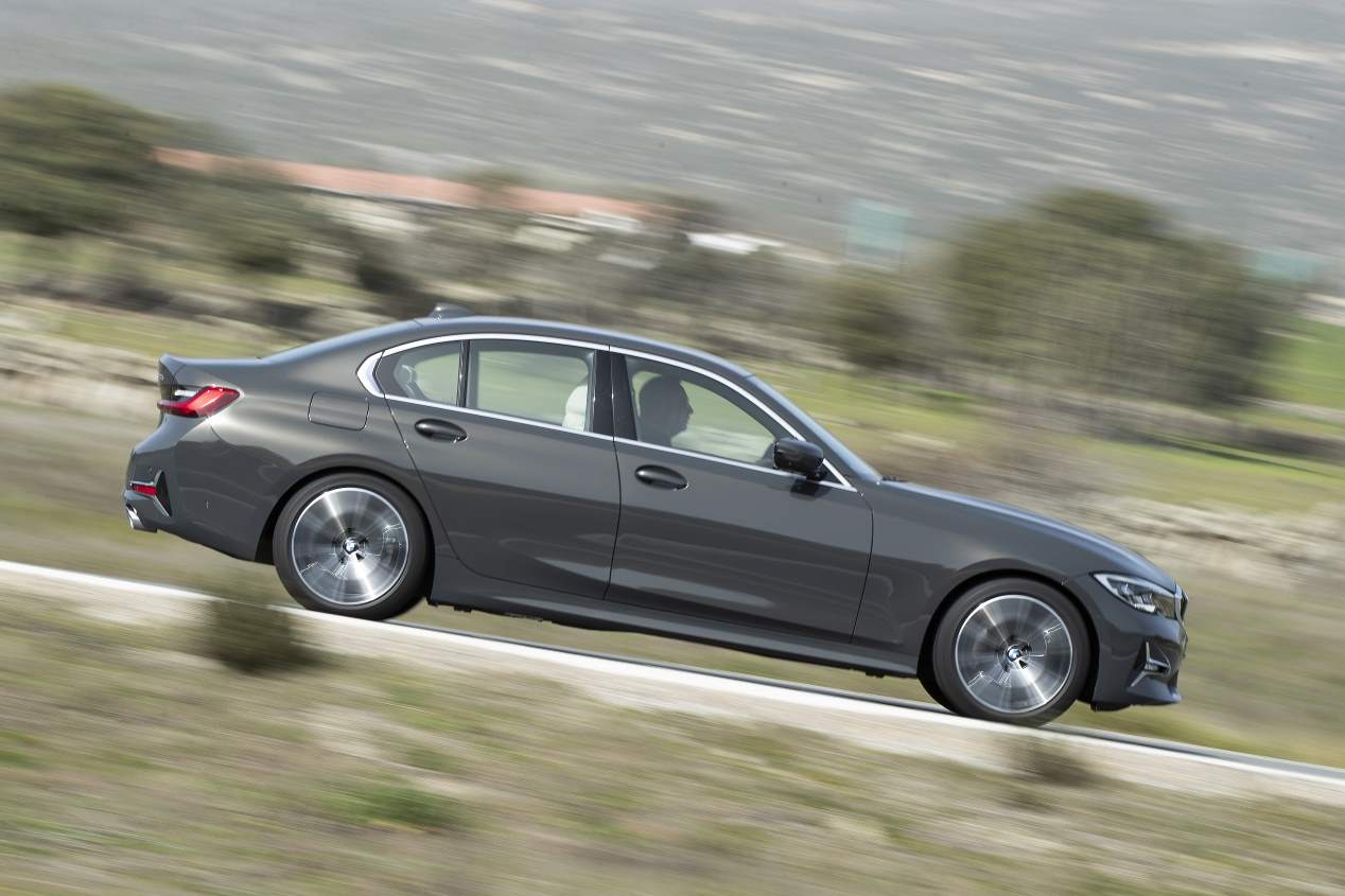 BMW 330e vs Mercedes C 300 de: duelo de berlinas híbridas enchufables