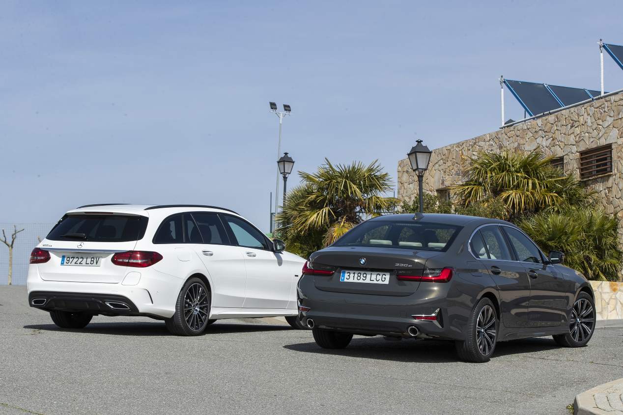 BMW 330e vs Mercedes C 300 de: duelo de berlinas híbridas enchufables