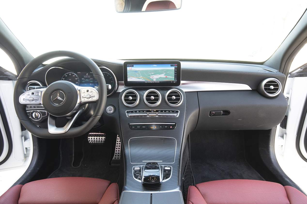 BMW 330e vs Mercedes C 300 de: duelo de berlinas híbridas enchufables