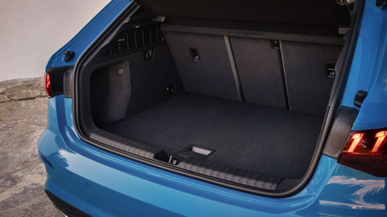 Audi A3, Seat León y VW Golf, la competencia está en casa
