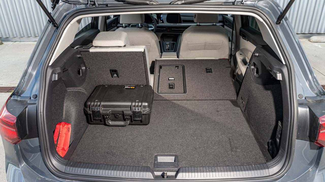 Audi A3, Seat León y VW Golf, la competencia está en casa