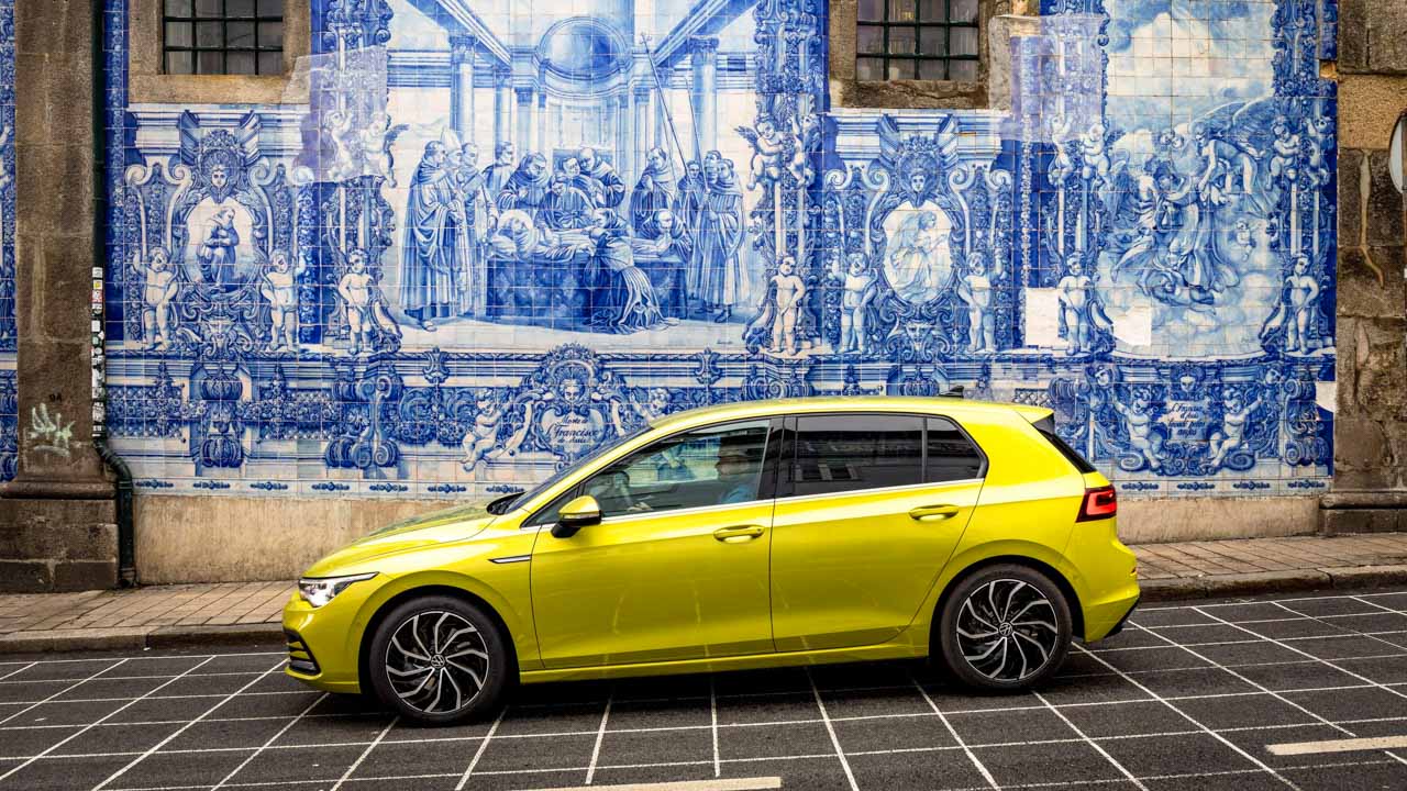 Audi A3, Seat León y VW Golf, la competencia está en casa