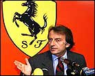 Expectación ante el Ferrari 2002