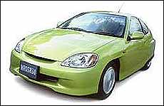 Los coches híbridos luchan por hacerse con un hueco en el mercado