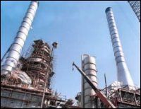El precio del petróleo supera los 30 dólares