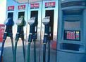 Economía exige a las petroleras que abaraten los combustibles