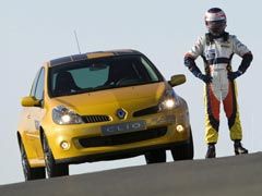 Renault Clio F1 Team R27 Renault Clio F1 Team R27