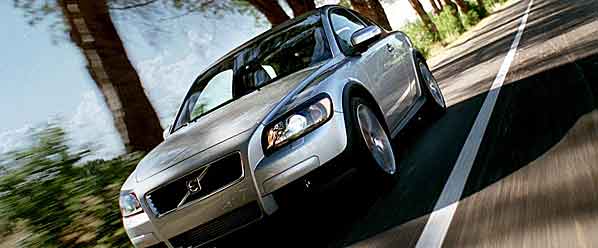 Volvo se fija en los internautas con el C30