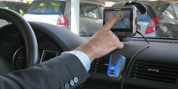 Los conductores desconocen la normativa del GPS Los conductores desconocen la normativa del GPS