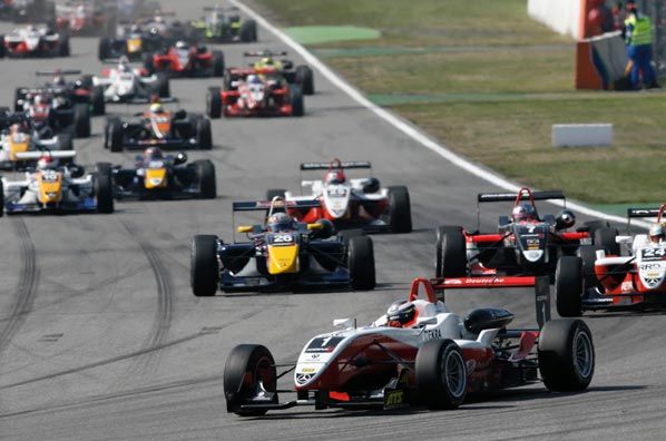 Primera victoria de un finés en F.3