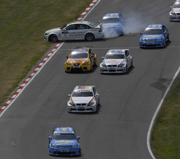 WTCC: Los Seat penalizados 