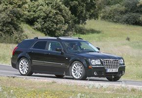 Chrysler 300C Touring SRT
