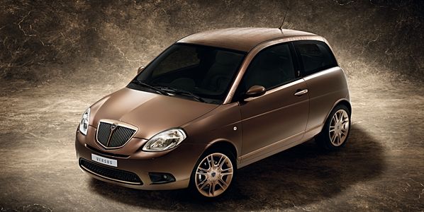 Lancia Ypsilon Versus