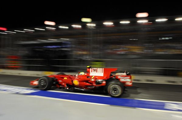 Massa “pole”, Alonso 15º Massa “pole”, Alonso 15º