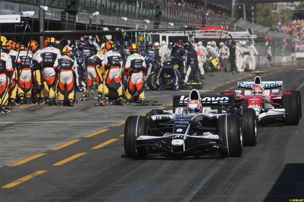 Rosberg y Nakajima continuarán en Williams