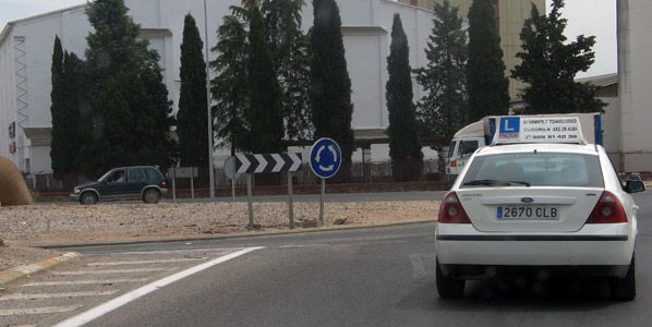 Sacarse el carné cuesta 893 euros Sacarse el carné cuesta 893 euros