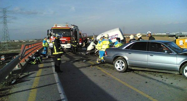 Mueren nueve personas en las carreteras Mueren nueve personas en las carreteras