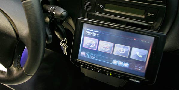 Telefónica conecta el coche con el exterior