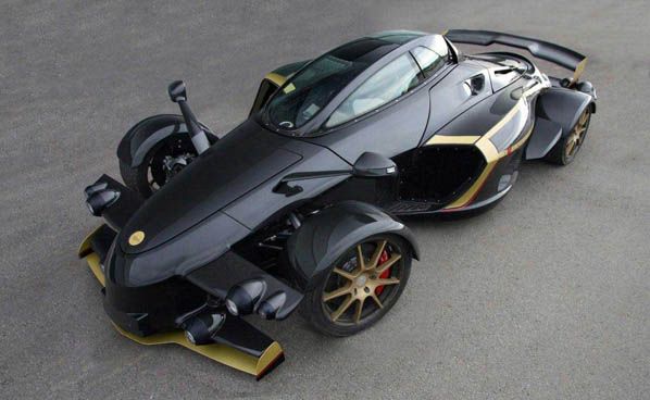 Tramontana R, carácter español