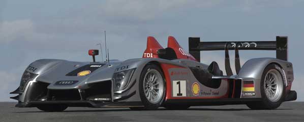 Audi presenta el R15 TDI Audi presenta el R15 TDI