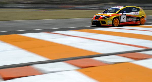 BMW recupera la “pole”